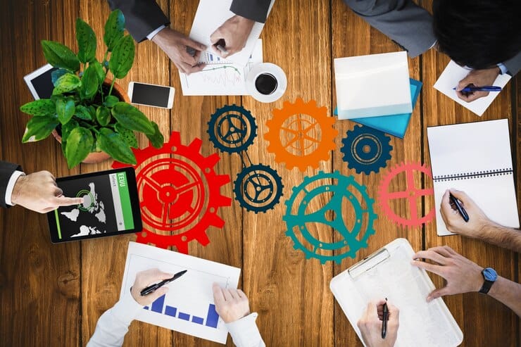 Challenges and Considerations in Manufacturing Organizational Structures 