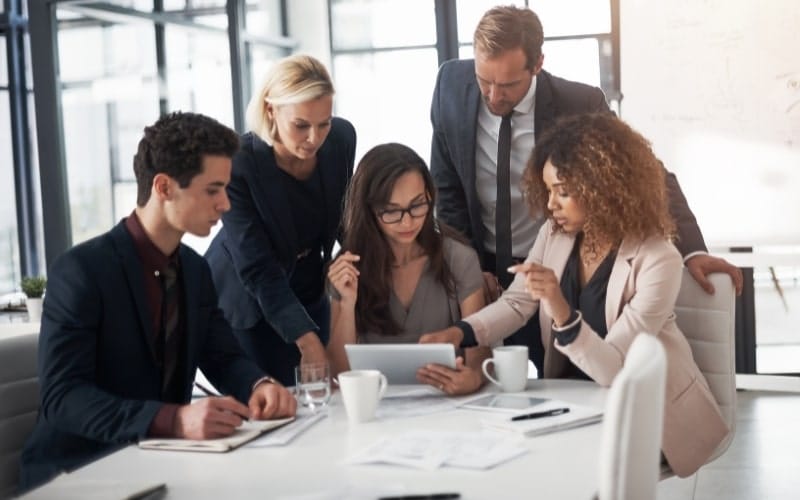 Recruiting C-Level Executives in Remote Companies - 6 Powerful Strategies for Recruiting C-Level Executives in Remote Companies powerful 5 