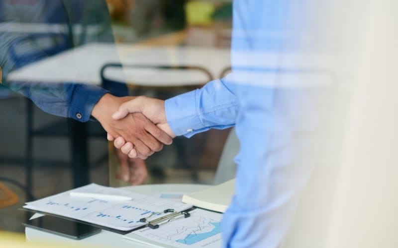 Methods for Recruiting C-Suite Executives for Turnaround Companies - 6 Proven Methods for Recruiting C-Suite Executives for Turnaround Companies - Method 6