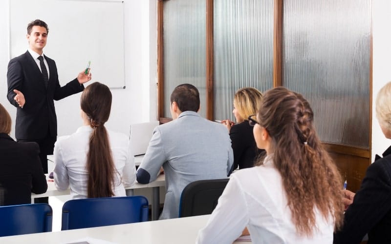 Strategies for Attracting Passive C-Level Candidates - 8 Alluring Strategies for Attracting Passive C-Level Candidates alluring 5