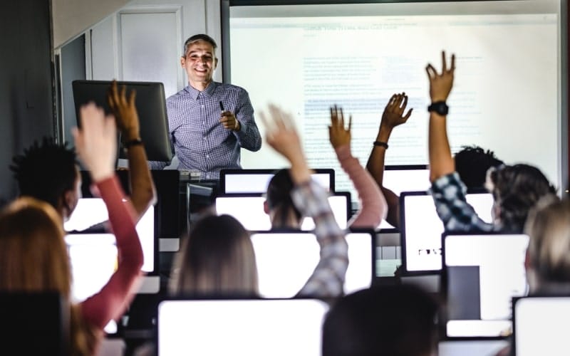 Ways to Retain Your C-Suite Talent - 8 Guaranteed Ways to Retain Your C-Suite Talent 8