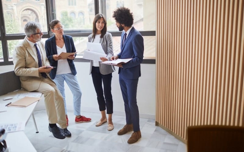 Ways to Attract Passive C-Level Candidates - 8 Stunning Ways to Attract Passive C-Level Candidates - Way 1