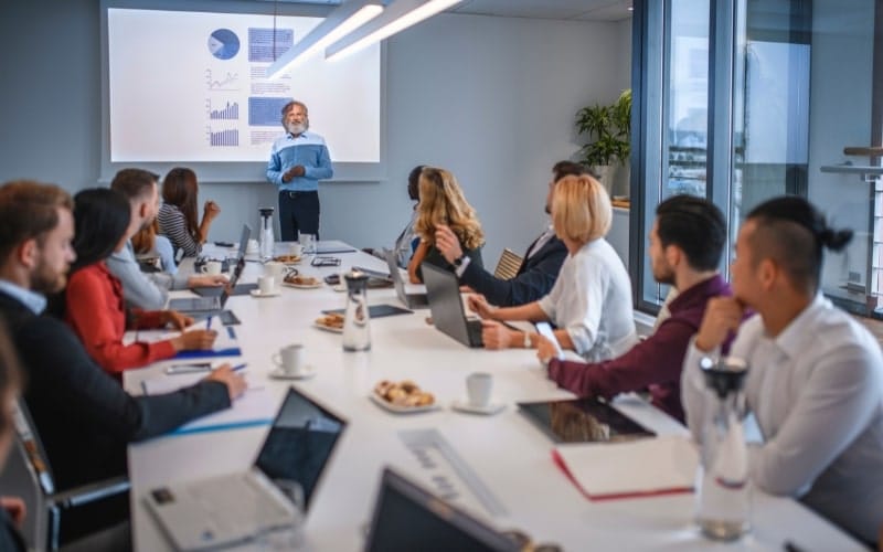 Ways to Retain Top C-Level Talent - 9 Astonishing Ways to Retain Top C-Level Talent 6