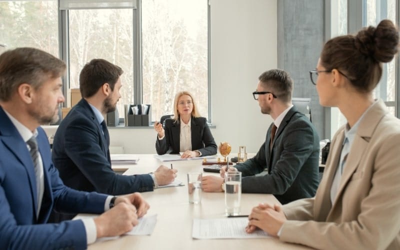 Strategies for Recruiting C-Level Executives - Strategies for Recruiting C-Level Executives- Tip5-min