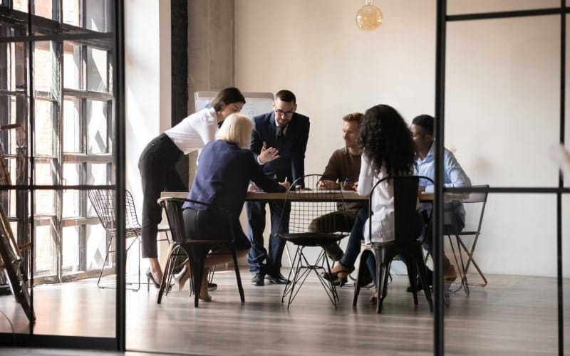Strategies for Recruiting C-Level Executives - Strategies for Recruiting C-Level Executives- Tip6-min