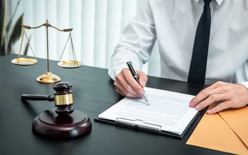 Hiring Mid Level Attorneys - Bridging the Gap Between Junior and Senior Talent