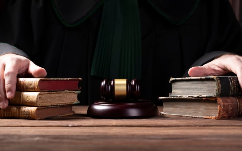 Red Flags in Attorney Resumes - Overstating Skills and Responsibilities Spotting Exaggerations