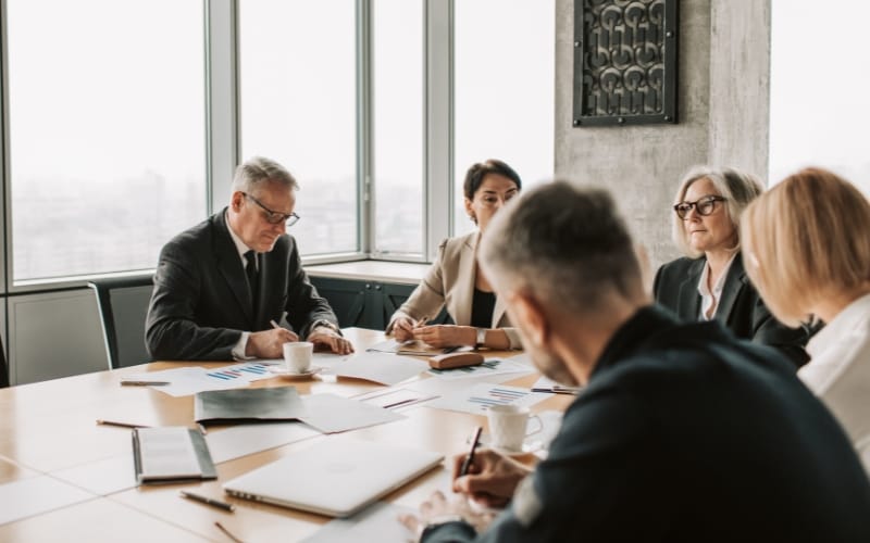 Executive Headhunter: What to Expect When Partnering With One