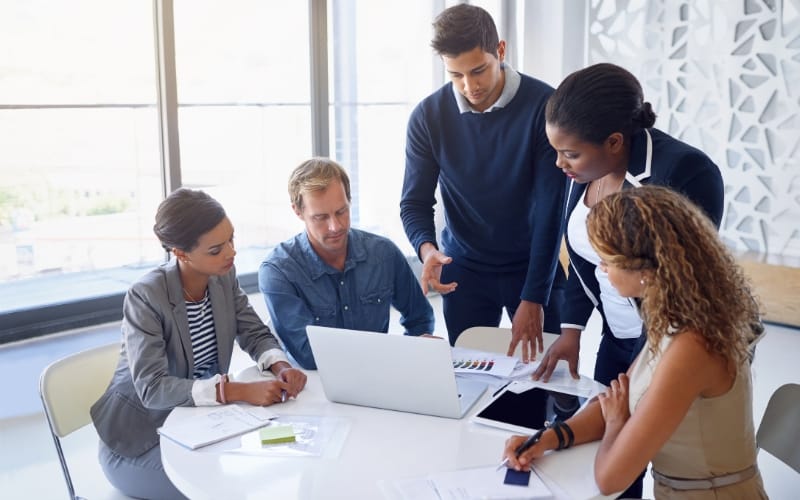 How to Use Employer Branding to Attract Top Executives