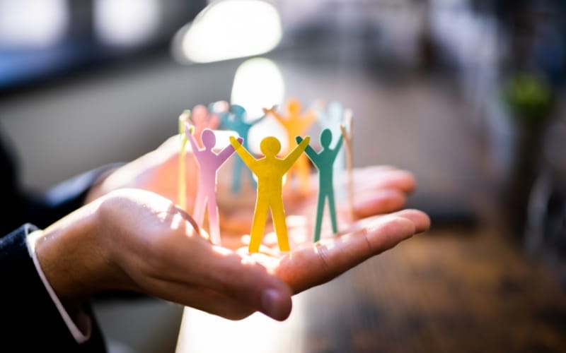 How to Use Employer Branding to Attract Top Executives