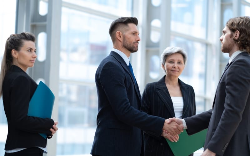 Key Benefits of Partnering With an Executive Headhunter