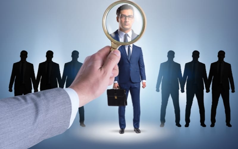 The Competitive Edge of Using Headhunters for C-Level Hiring