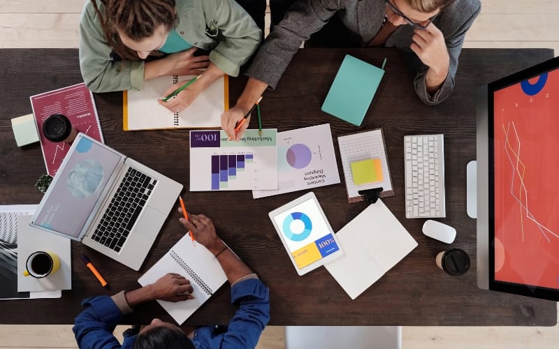 Why Passive Candidates Are the Best Executive Hires and How Headhunters Find Them