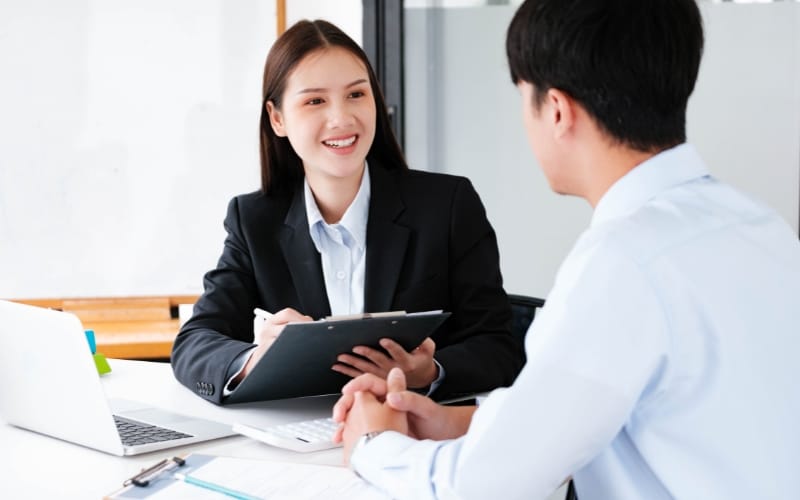 Employer Branding Touchpoints That Influence Executive Candidates