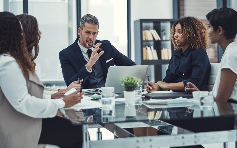 What’s Driving the Surge in Fractional Executive Roles USA?
